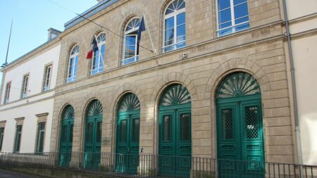 Manche : un jeune homme de 18 ans interpellé pour viol avec actes de barbarie
              Les faits se sont déroulés le 4 août dernier dans le centre-ville de Cherbourg. L'état de santé de la victime est toujours jugé préoccupant.