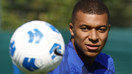 Mbappe réintégré par le PSG dans l'équipe première après avoir été absent du match d'ouverture de la Ligue 1