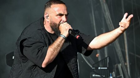 Médine aux journées d’été d’EELV : les maires de Strasbourg et Bordeaux boycottent, accusations d’antisémitisme Médine : la maire de Strasbourg Jeanne Barseghian et le maire de Bordeaux Pierre Hurmic ne se rendront pas aux journées d'été d'EELV
Le rappeur Médine, accusé d'antisémitisme, sera présent aux journées d'été du parti Europe Ecologie-Les Verts au Havre cette semaine. Face à cela, les maires de Bordeaux et de Strasbourg annoncent ce lundi qu'ils ne se rendront pas à ces journées d'été.