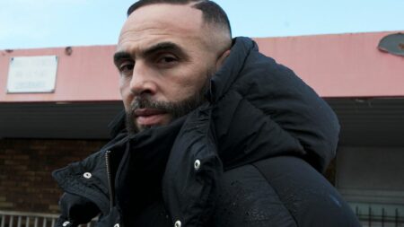 Médine, invité d’EELV, admet ‘erreur’ après tweet antisémite, dénonce traitement médiatique ‘démesuré’ Invité des universités d'été d'EELV, Médine reconnaît "une erreur" après son tweet antisémite, mais dénonce un traitement médiatique "démesuré"
Le rappeur, invité des universités d'été des écologistes, est au cœur d'une polémique après un message concernant l'essayiste Rachel Khan. Il s'exprime mercredi dans deux médias.