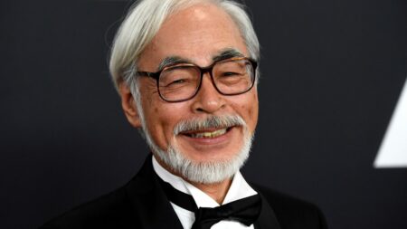 Le nouveau film de Miyazaki sera présenté en avant-première en octobre au festival Lumière de Lyon
              Le très attendu nouveau long-métrage du maître de l'animation japonais, sans doute son dernier, sortira en France le 1er novembre, après avoir été présenté au festival Lumière de Lyon.