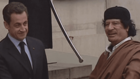 Nicolas Sarkozy jugé en 2025 pour soupçons de financement libyen de sa campagne 2007 Soupçons de financement libyen : Nicolas Sarkozy sera jugé en 2025
L'ancien président sera jugé en 2025 dans l'affaire du financement libyen de sa campagne présidentielle en 2007. Il aurait obtenu 50 millions d'euros du dictateur libyen d'alors, Mouammar Kadhafi, en échange du soutien de la France dans plusieurs dossiers.