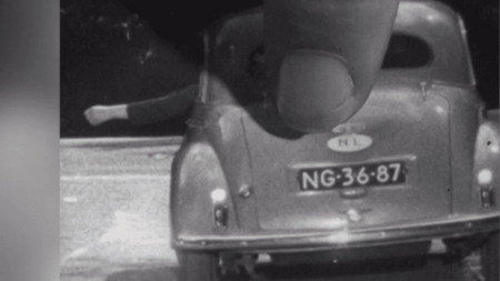 Automobiles : les plaques d’immatriculation existent depuis 130 ans
              Lundi 14 août, la plaque d'immatriculation souffle ses 130 bougies. Après leur apparition à Lyon, le préfet de police de Paris les rendra obligatoire par décret pour tous les véhicules mécaniques. Petit retour en arrière.