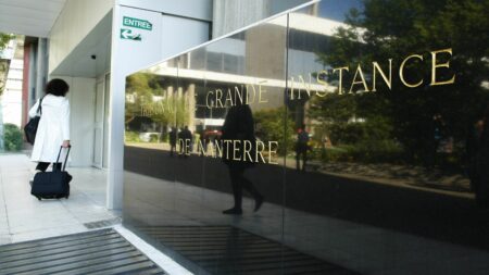 Procès de la chaufferie de la Défense : les deux principaux prévenus âgés de 85 et 100 ans ne seront pas jugés
              Selon nos confrères de France Inter, la cour d'appel de Versailles a estimé que l'état de santé de Jean Bonnefont et de Bernard Forterre ne leur permet ni de comparaître, ni d'être représentés par leurs avocat