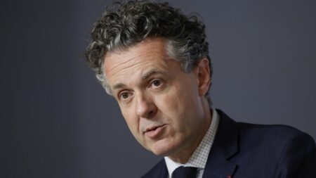 Sécheresse: Plus de 100 communes sans eau potable, selon Christophe Béchu, Ministre de la Transition Écologique Sécheresse : "On a dépassé le cap des 100 communes privées d'eau potable", affirme Christophe Béchu
Le ministre de la Transition écologique appelle sur France Inter à la vigilance car "beaucoup de communes seront concernées par des coupures ponctuelles ou temporaires" cet été.