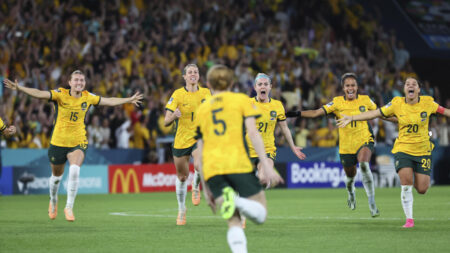 Vine soit la gloire alors que l'Australie se lève pour conquérir la France après les tirs au but