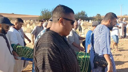Morts d'un vacancier franco-marocain et de son cousin en jet-ski : les avocats de la famille déposent plainte
              Bilal Kissi, 29 ans, et son cousin Abdelali Mechouar, 40 ans, ont été tués par des garde-côtes algériens fin août alors qu'ils faisaient du jet-ski. La famille a déposé plainte et parle d'un "drame d'une cruauté sans nom".