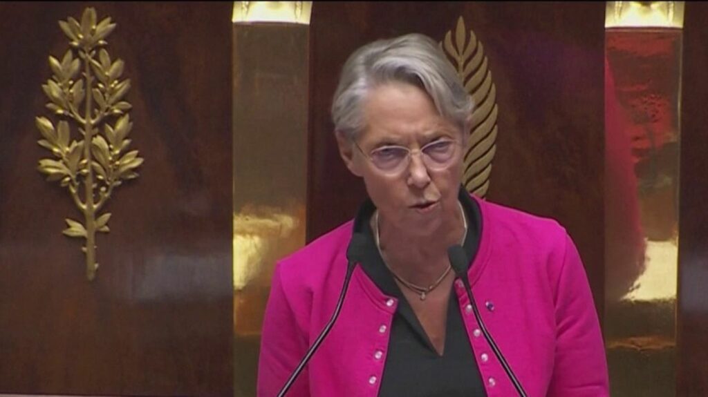 Loi de programmation des finances publiques : Élisabeth Borne a de nouveau recours au 49.3
                  Élisabeth Borne a déclenché, mercredi 27 septembre, le 49.3 pour la douzième fois depuis sa prise de fonction, afin de faire passer sans vote le projet de loi de programmation des finances publiques.