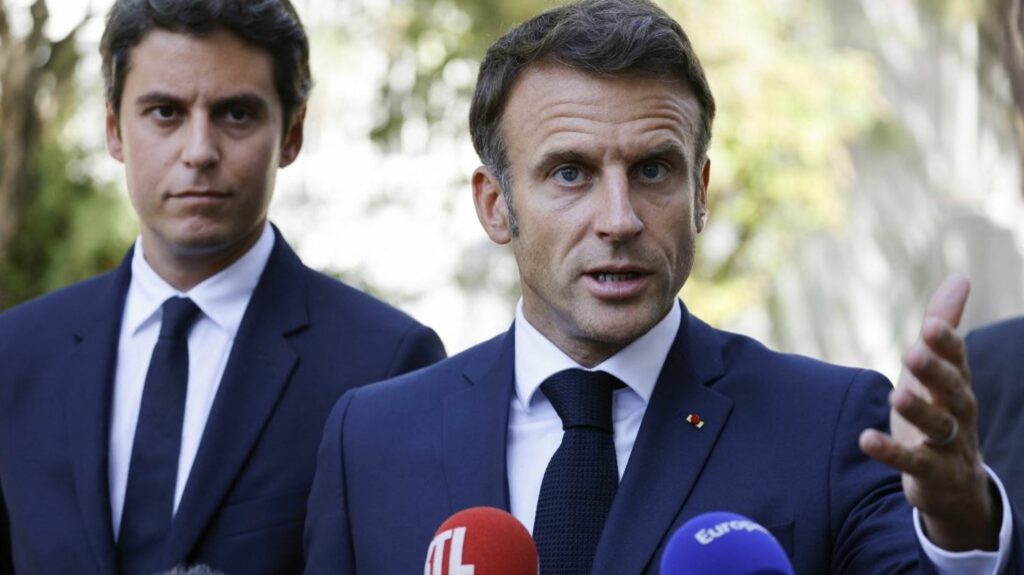 Transports : Emmanuel Macron favorable à un "Pass rail" dans les régions qui y sont favorables
                  Répondant aux questions du youtubeur HugoDécrypte, lundi soir, le chef de l'Etat a dit avoir demandé à son ministre des Transports, Clément Beaune, de se pencher sur le sujet.