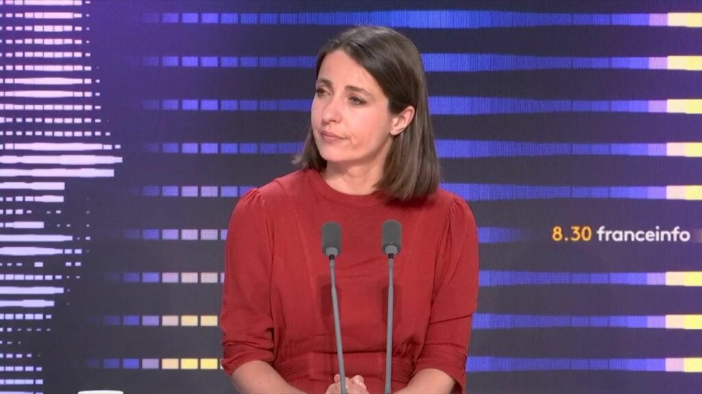 Manifestations contre les violences policières : "Il faut rompre avec le principe de toujours moins de policiers toujours plus armés", estime Sophie Binet de la CGT
                  Une centaine de marches contre les violences policières sont organisées ce samedi à l'appel de plusieurs organisations : la CGT, FSU, Attac ou encore Solidaires.