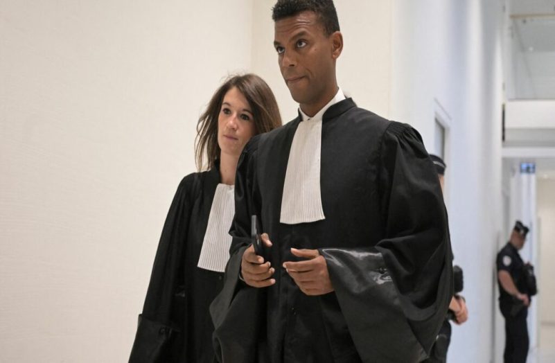 Mort d'Adama Traoré : "Les magistrats ont fait preuve d'une partialité énorme et ont tout simplement violé la loi", dénonce l'avocat de la famille
              Dans l'affaire Adama Traoré, la justice a prononcé un non-lieu pour les trois gendarmes impliqués. L'avocat de la famille de la victime estime que les juges d'instruction protègent les gendarmes. "Ils ont refusé d'effectuer les éléments d'enquête élémentaires", précise Yassine Bouzrou.