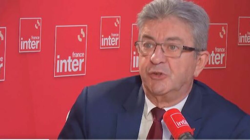 Planification écologique : Emmanuel Macron a "repris le mot mais ne l'a pas bien compris", critique Jean-Luc Mélenchon
                  Selon le chef de file des Insoumis, une "écologie qui n'est pas anticapitaliste n'est pas de l'écologie" mais plutôt "du jardinage".