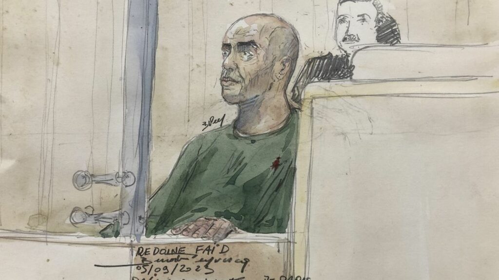 Procès de Rédoine Faïd : le braqueur multirécidiviste se livre sur ses "gars sûrs", qui ont appliqué "le scénario à la lettre"
              Jugé pour son évasion de la prison de Réau (Seine-et-Marne) en 2018, le braqueur multirécidiviste a fait lundi une déclaration spontanée de près de 4 heures devant la Cour d'assises de Paris.