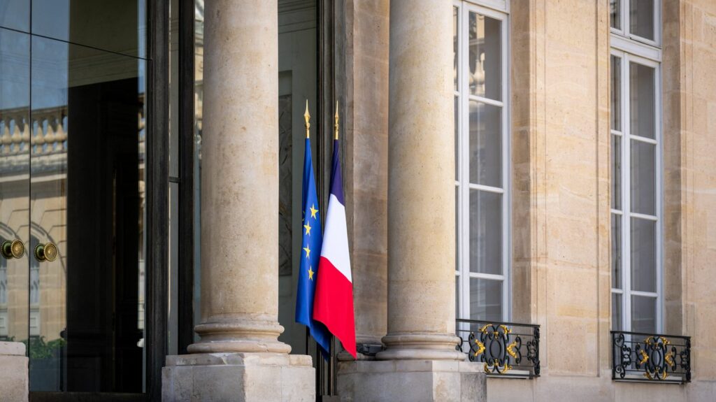 Rentrée politique : où sont passés les nouveaux ministres d’Emmanuel Macron ?
                  En juillet 2023, le gouvernement a accueilli neuf nouveaux membres et en cette rentrée, ces nouveaux ministres cherchent encore leurs marques et leur place avec un président de la République qui occupe tout l’espace.