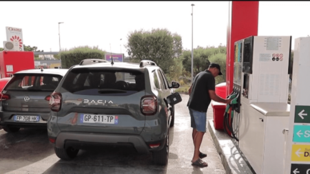 Carburants : les automobilistes s’adaptent à la hausse des prix
              Confrontés à la hausse des carburants, les automobilistes n’ont d’autres choix que d’adapter leur consommation à leurs ressources. Reportage en région Occitanie.