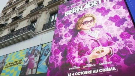 Cinéma : sortie d’une comédie sur Bernadette Chirac
              C'est l’une des comédies les plus attendues de la rentrée. Le film "Bernadette", sur Bernadette Chirac, va sortir en salles. Elle est interprétée par Catherine Deneuve.