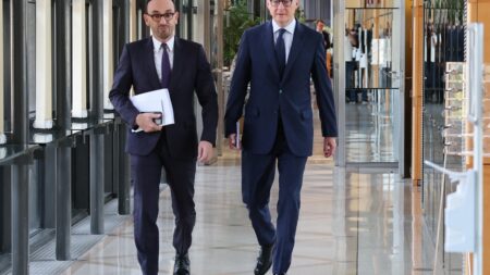 Budget 2024 : Projet de loi de finances sous surveillance, malgré l’optimisme gouvernemental Projet de loi de finances 2024 : un budget sous surveillance malgré l'optimisme du gouvernement
Le gouvernement présente, mercredi, en Conseil des ministres son projet de loi sur le budget sous l'œil circonspect de ses voisins européens et des agences de notation.