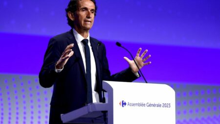 Prix des carburants : les principaux dirigeants de la grande distribution refusent la vente à perte proposée par le gouvernement
              Le gouvernement envisage d'autoriser la vente à perte des carburants pour contrer l'augmentation des prix à la pompe. Une mesure pas forcément bien accueillie par les acteurs du secteur.