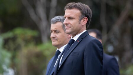Comment l’autonomie de la Corse est devenue un sujet crucial pour Emmanuel Macron en quelques mois Emmanuel Macron en Corse : comment l'autonomie de l'île s'est imposée en quelques mois comme un sujet incontournable
L'Assemblée de Corse a soumis à l'exécutif deux projets d'évolution du statut de la collectivité, et Gérald Darmanin a mené des discussions préparatoires en septembre. Mais la parole du chef de l'Etat est très attendue.