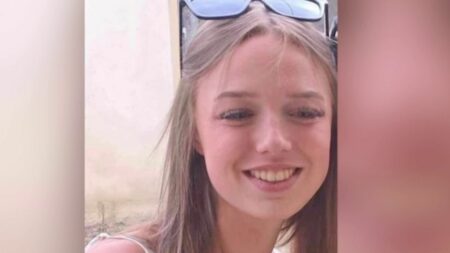 Bas-Rhin : aucune piste n'est écartée dans la disparition de Lina
              Lina, 15 ans, est portée disparue depuis la matinée du samedi 23 septembre. Dans le Bas-Rhin, tout le village de Saint-Blaise-la-Roche se mobilise pour tenter de retrouver l'adolescente.