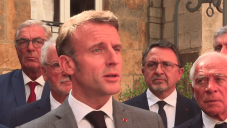 Emmanuel Macron, en tant que Président, assistera à la messe papale à Marseille le 23 Septembre Politique : Emmanuel Macron se rendra à la messe du Pape "en tant que président"
Emmanuel Macron a confirmé sa présence à la messe papale du 23 septembre prochain à Marseille. Il a affirmé qu’il s’y rendra en sa qualité de président.