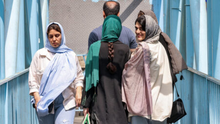 Les Iraniens frappés par les restrictions d'Internet un an après les manifestations de Mahsa Amini
