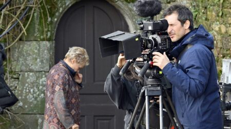 Muriel Robin interpelle le monde du cinéma sur la sous-représentation des homosexuels à l'écran
              Samedi 16 septembre, sur le plateau de l'émission "Quelle époque !" de France 2, Muriel Robin a affirmé que les acteurs qui font leur coming-out sont ostracisés.