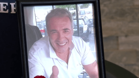 Pau : le procès des suspects du meurtre d’un chauffeur de bus s’ouvre
              Un chauffeur de bus de 58 ans a été frappé à mort par deux de ses passagers en 2020, à Bayonne (Pyrénées-Atlantiques). Le 12/13 info a récolté le témoignage de son épouse, qui attend le procès.