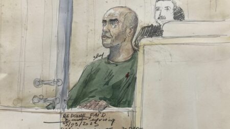 Procès de Rédoine Faïd : le braqueur multirécidiviste se livre sur ses "gars sûrs", qui ont appliqué "le scénario à la lettre"
              Jugé pour son évasion de la prison de Réau (Seine-et-Marne) en 2018, le braqueur multirécidiviste a fait lundi une déclaration spontanée de près de 4 heures devant la Cour d'assises de Paris.