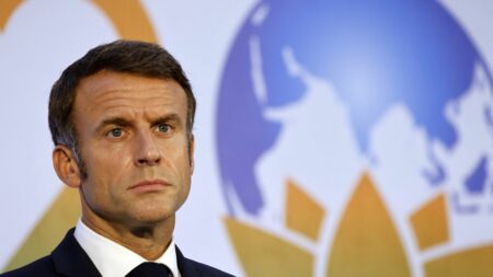 Séisme au Maroc : Rabat accepte l’aide d’Espagne et du Royaume Uni, reste silencieux sur l’aide française Séisme au Maroc : le silence de Rabat quant à la proposition d'aide française, "une mauvaise querelle", assure le gouvernement
Deux jours après le séisme meurtrier qui l'a frappé, le Maroc a accepté l’aide de quatre pays dont l’Espagne et le Royaume Uni, mais toujours pas la présence des secours français. Pourtant, l’exécutif nie tout malaise.