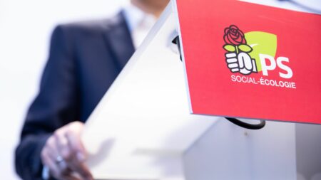 Élections européennes : des socialistes veulent acter le plus vite possible la création d'une liste autonome
                  Le PS n'a toujours pas acté officiellement le principe d'une liste autonome pour les élections européennes de juin prochain. L'impatience gagne les rangs. C'est l'info du brief.