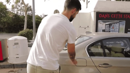 Hausse des prix du carburant : le superéthanol n'est pas épargné
              Alors que le superéthanol avait séduit de nombreux automobilistes, le passage du litre au-dessus de 1 euro freine les ardeurs de certains. Il reste pourtant nettement moins cher que le sans plomb.