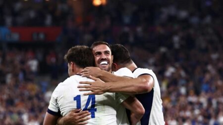 Victoire des Bleus contre All Blacks: Premier succès au Mondial France-Nouvelle-Zélande : les Bleus contournent l'obstacle All Blacks et signent leur première victoire de ce Mondial
Le XV de France emmené par Antoine Dupont entamait son Mondial à domicile contre les triples champions du monde, vendredi soir au Stade de France. Un départ idéal pour les tricolores dans cette compétition.