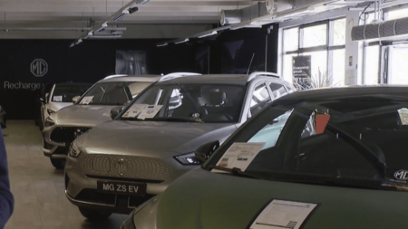 Automobile : la promesse de voiture électrique à 100 euros par mois
              100 euros par mois pour une voiture électrique flambant neuve : c’était la promesse d’Emmanuel Macron. Les constructeurs ont décidé de prendre les devants.