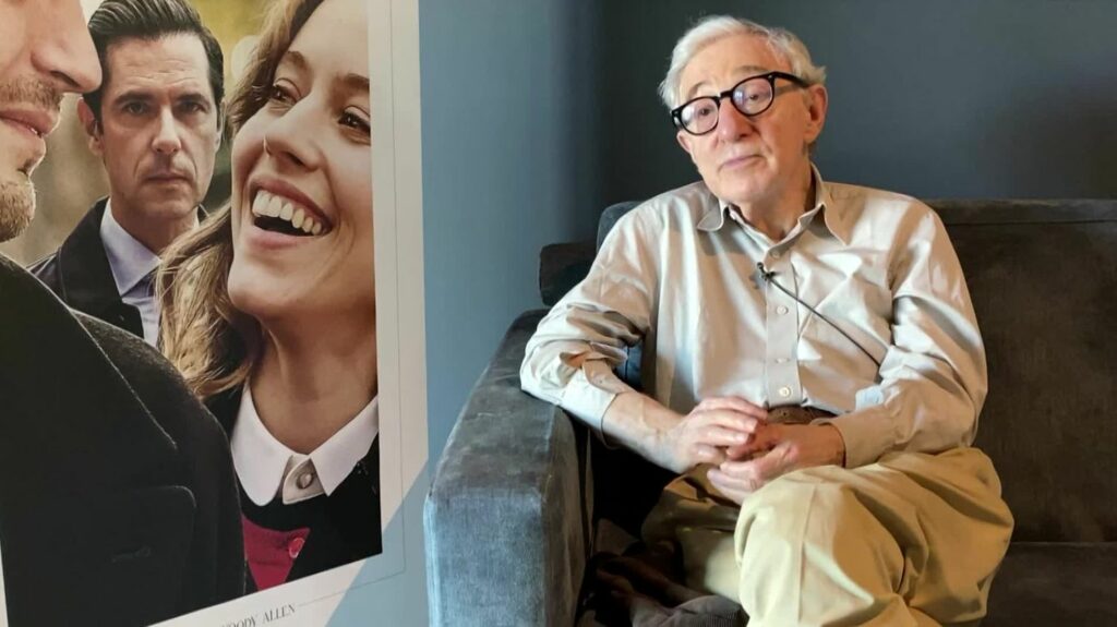 Entretien avec Woody Allen à Lyon pour "Coup de chance", son dernier film avec Melvil Poupaud et Lou de Laâge
              Le réalisateur new-yorkais de 87 ans était ce dimanche 10 septembre l'invité de l’Institut Lumière pour présenter en avant-première son 50e long métrage entièrement tourné en France. Intitulé "Coup de chance" le film sort le 27 septembre, il pourrait signer la fin de la carrière du cinéaste.