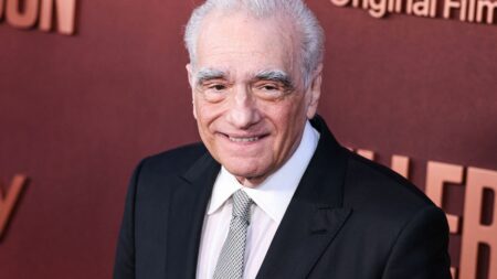 Pour le réalisateur Martin Scorsese, le sort des Amérindiens reste "une plaie à soigner" pour l'Amérique
          Tout en se défendant d'avoir réalisé "un film à message" avec "Killers of the Flower Moon", qui sort mercredi en France, le cinéaste américain Martin Scorsese espère faire réfléchir sur la façon dont ont été traités les Amérindiens depuis la colonisation européenne de l'Amérique.