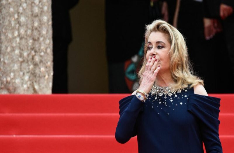 L'actrice Catherine Deneuve prête sa voix à une super-héroïne dans le podcast "Marvel's Wastelanders"
              L'actrice de bientôt 80 ans, actuellement à l'affiche du film "Bernadette", participe au troisième volet de la série audio "Marvel's Wastelanders", qui sera accessible le 8 novembre aux abonnés d'Audible