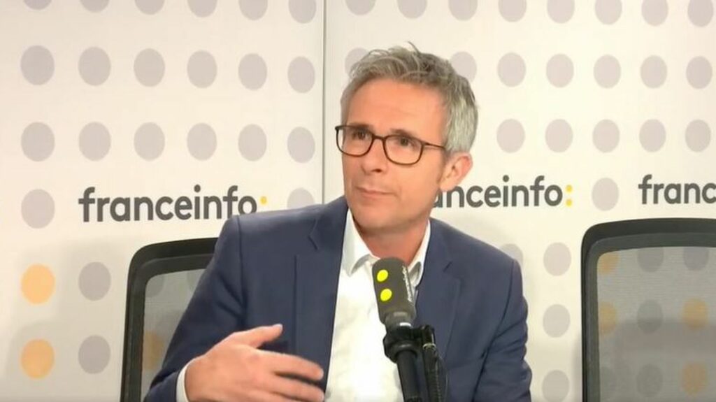 Émeutes : "Est-ce qu'on lance des appels à la responsabilité quand il s'agit des enfants de Nadine Morano ou d'Éric Zemmour ?", s'interroge Stéphane Troussel
          Le président socialiste du conseil départemental de la Seine-Saint-Denis note que le débat sur la responsabilité parentale "est perpétuellement relancé quand il s'agit des enfants de pauvres".