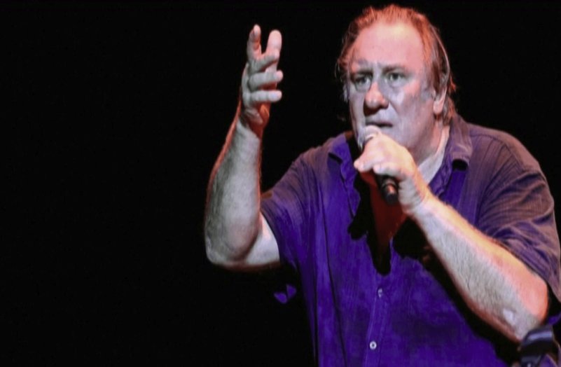 Justice : l’acteur Gérard Depardieu contre-attaque après sa mise en examen pour viols
              Gérard Depardieu se défend des accusations de viol dont il fait l’objet. “Je ne suis ni un violeur, ni un prédateur”, affirme-t-il dans une lettre au Figaro.