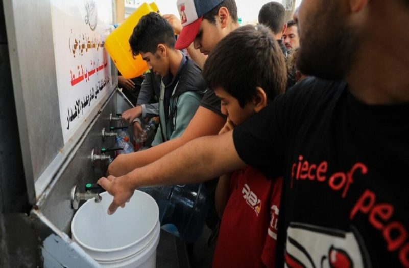 Vrai ou faux



  

  
  

      


  

  
    L'État d'Israël ne livre-t-il que 8% de l'eau consommée à Gaza, comme l'affirme Pierre-Henri Dumont ?
          Alors que les instances internationales s'inquiètent du risque de pénurie d'eau à Gaza en raison du blocus israélien, le député LR Pierre-Henri Dumont affirme qu'Israël ne livre que 8% de l'eau consommée dans le territoire. C'est plus compliqué.
