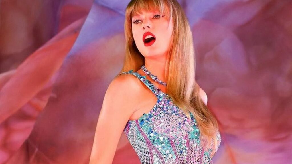 Le film-concert de Taylor Swift  "Eras Tour" sortira le 13 octobre dans 8 500 cinémas répartis dans 100 pays
                  Les pré-ventes des billets pour "Taylor Swift - Eras Tour" ont dépassé 100 millions de dollars, ce qui en fait déjà un record pour un long métrage de concert.