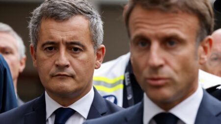 Attentat d’Arras intensifie la pression sur l’exécutif pour durcir le projet de loi immigration Projet de loi immigration : après l'attentat d'Arras, la pression s'accentue sur l'exécutif
Après l'attentat d'Arras, la droite veut pousser le gouvernement à durcir son texte sur l'immigration en demandant notamment un référendum et une révision de la Constitution.