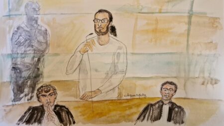Procès de l'attentat de Magnanville : l'accusé maintient n'avoir "aucune responsabilité" et déplore que l'on "cherche un coupable à tout prix"
                  Ce vendredi, Mohamed Lamine Aberouz a été interrogé sur le fond du dossier. Avec assurance et précision, il a nié toute implication dans l'attentat du 13 juin 2016. Unique personne jugée, il est soupçonné de complicité dans l'assassinat d’un policier, Jean-Baptiste Salvaing, et de sa compagne, Jessica Schneider.