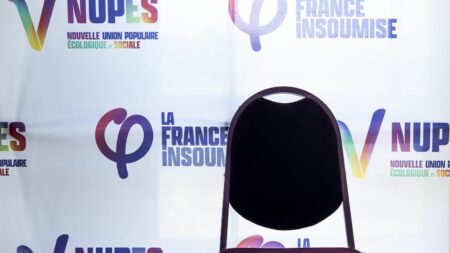 Avenir de la gauche post-Nupes: Distanciation envers Mélenchon par communistes, écologistes, socialistes ÉDITO. Quel avenir pour la gauche après l'enterrement de la Nupes ?
Communistes, écologistes et socialistes ont tour à tour pris leurs distances avec Jean-Luc Mélenchon. Ses prises de position et sa personnalité pourraient expliquer la crise de la gauche.