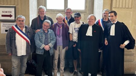 Affaire Mis et Thiennot : "On est peut-être au bout" d'un "combat de longue haleine", confie le fils de Gabriel Thiennot
                  Thierry Thiennot entend continuer à se battre "pour l'honneur de [son] père qui malheureusement n'est plus là" mais aussi "pour faire honneur à la justice française".