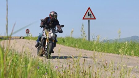 Contrôle technique des deux-roues : une mesure qui n'en finit pas d'embarrasser l'exécutif
          Après avoir été plusieurs fois repoussé, le contrôle technique pour toutes les deux-roues et trois-roues au-delà de 50 cm3 sera obligatoire à partir du 15 avril 2024.