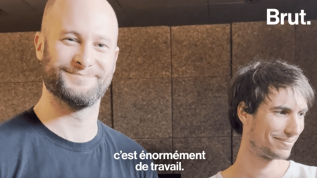 Vidéo



  

  
  

      


      

      
        Comment l’homme oiseau du film “Le Règne animal” a été créé
                  Dans le film "Le Règne animal", des humains se transforment en animaux. Prothèses, effets numériques, animation... Les responsables des effets spéciaux racontent comment ils ont réussi cette métamorphose.