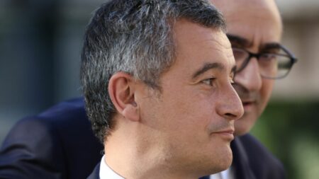 Darmanin maintient sa position : Benzema « tweete de façon sélective » et cela peut cacher quelque chose Le ministre de l'Intérieur Gérald Darmanin maintient sa position sur Karim Benzema qui "tweete de façon sélective"
"Je pense personnellement que ça cache quelque chose et ne pas le voir c'est être naïf", a-t-il déclaré mercredi lors d'une rencontre à l'ambassade française d'Abou Dabi.