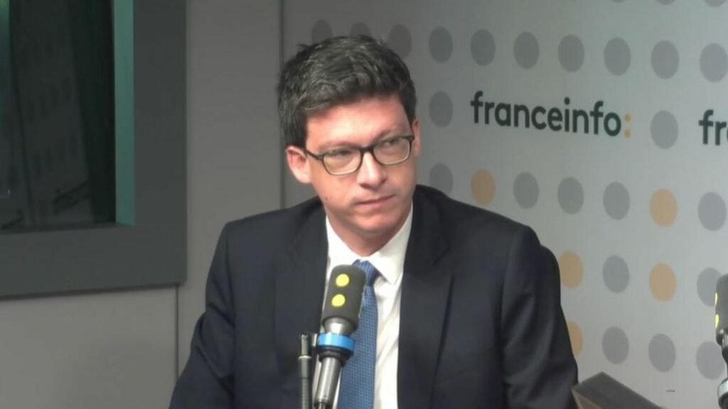 "On a vu l’horreur, on a senti l’odeur de la mort", raconte le député Pierre-Henri Dumont, de retour d'Israël
          Le député Les Républicains du Pas-de-Calais, invité jeudi sur France Bleu, revient d'une mission parlementaire en Israël.