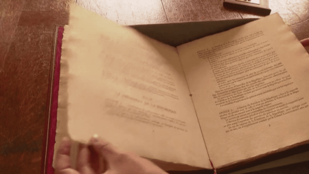 Emmanuel Macron propose une révision constitutionnelle incluant droit à l’avortement et élargissement du référendum Politique : Emmanuel Macron veut une révision de la Constitution
S'exprimant devant le Conseil constitutionnel pour les 65 ans de la Ve République, le président s'est dit partisan d'une inscription du droit à l'avortement dans la Constitution le plus rapidement possible. Il souhaite également élargir le champ du référendum.